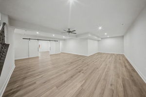 Photo 35