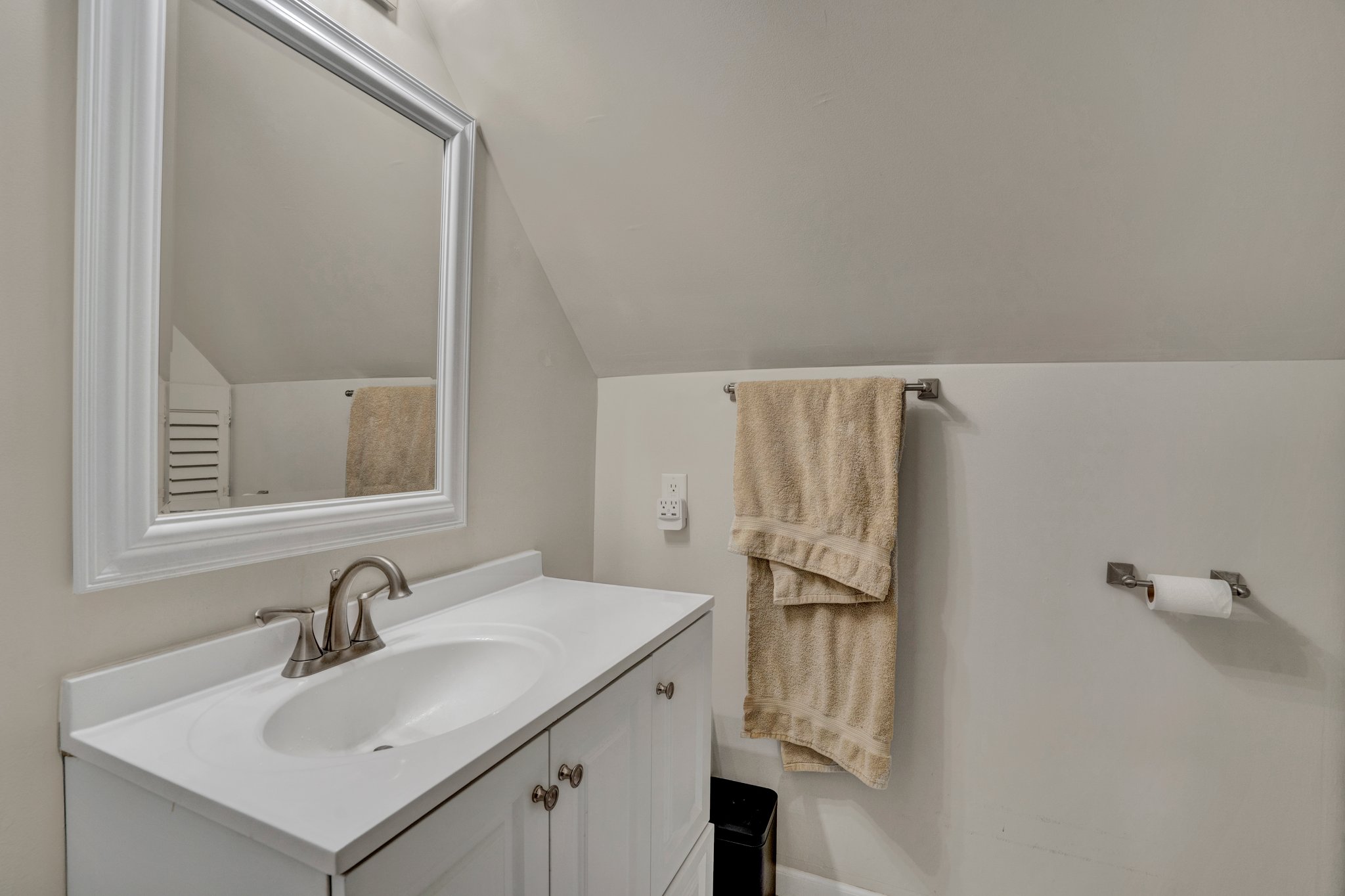 1179 Dayton Ave, St Paul, MN 55104, USA Photo 65