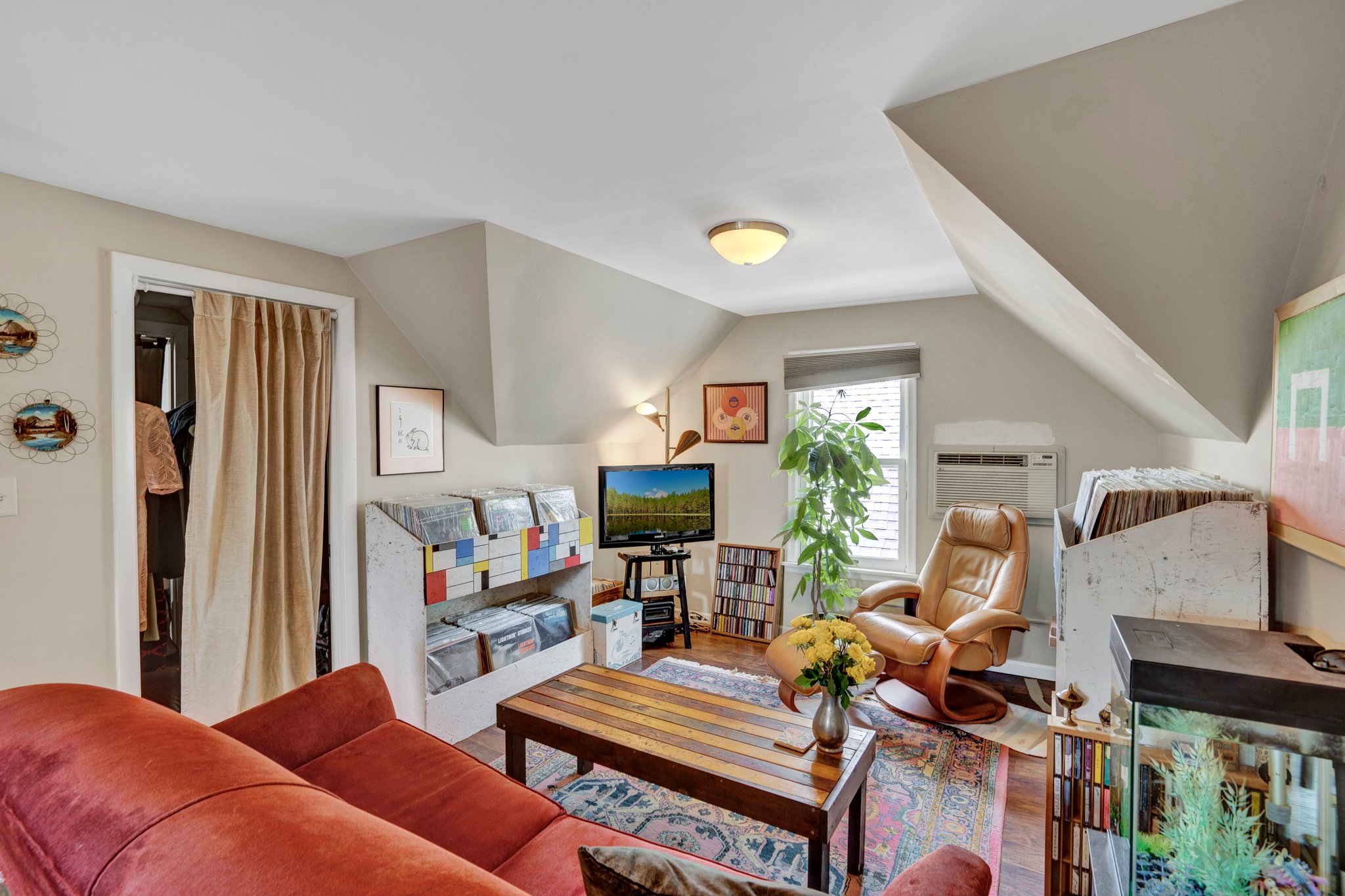 1179 Dayton Ave, St Paul, MN 55104, USA Photo 68