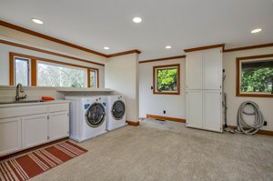 Landry room and space for working out or yoga?