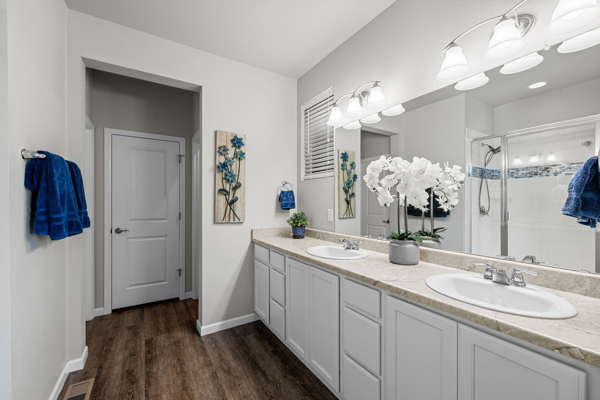 Upper Level Primary Bathroom