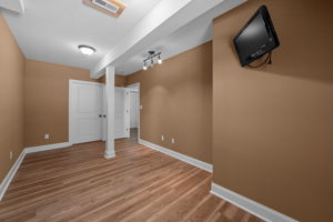  Photo 47