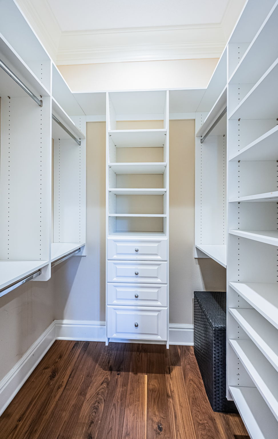 Upper Level Guest Bedroom10 Closet