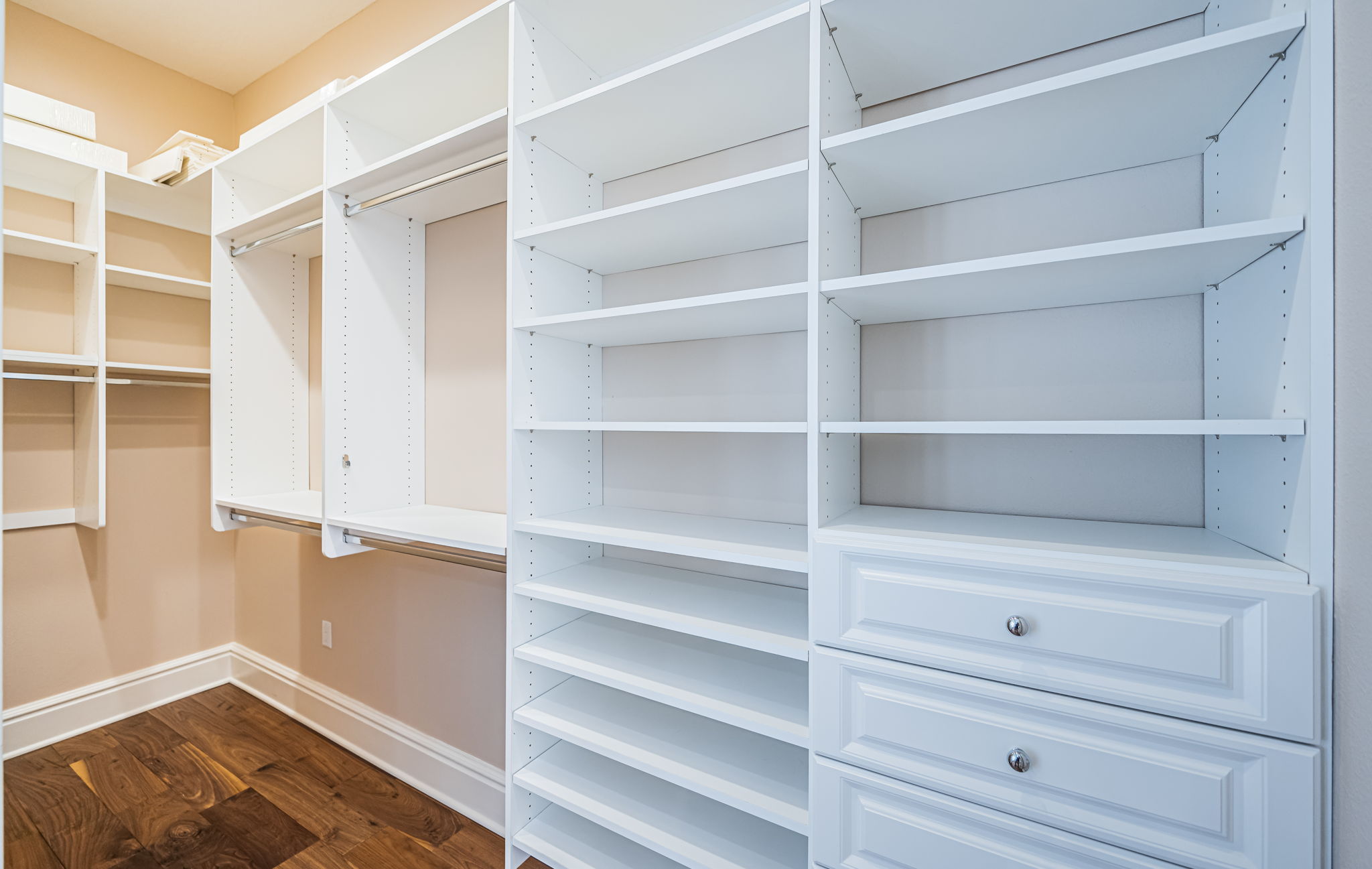 Upper Level Guest Bedroom12 Closet