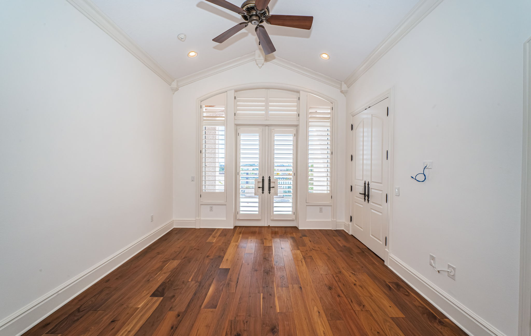Upper Level Guest Bedroom12a