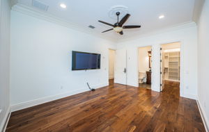 Upper Level Guest Bedroom11