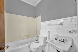  Photo 33