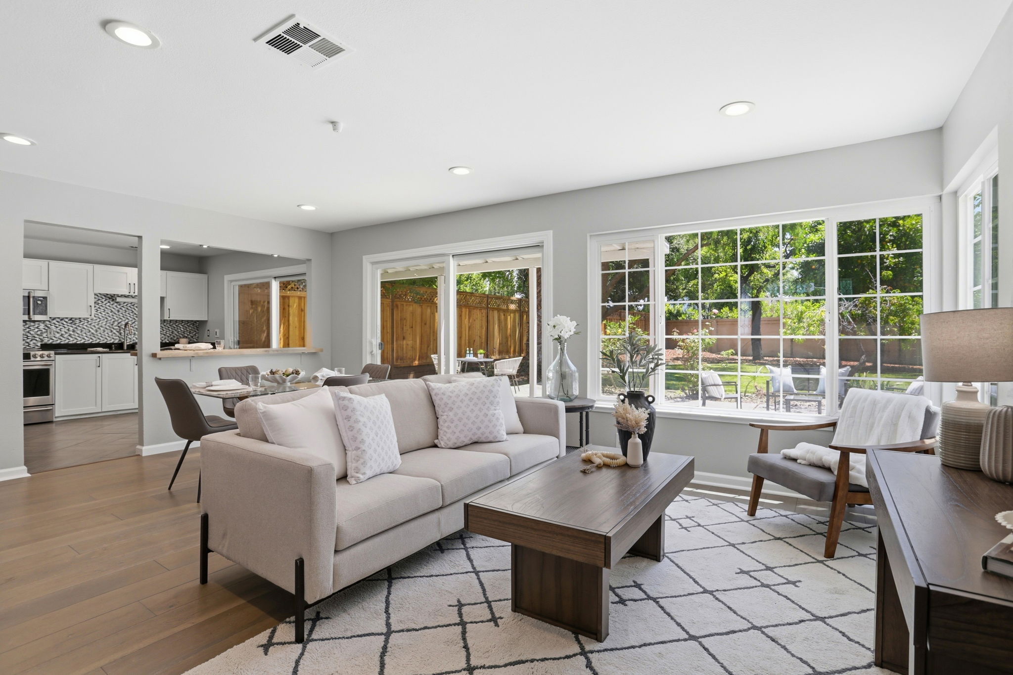 011_F8_118 Mayland Ct