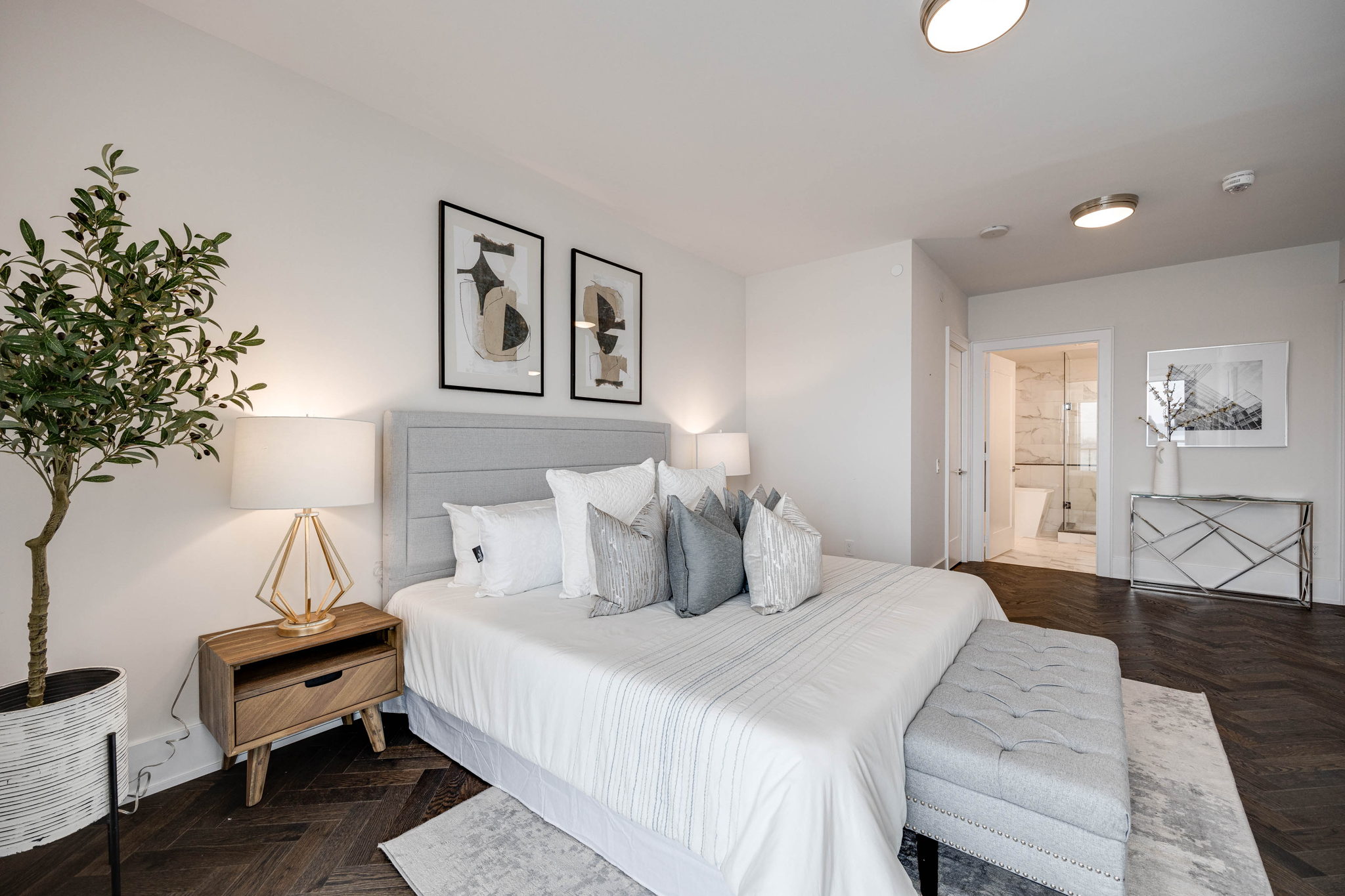 Toronto property showcase — delivered property photograph 32