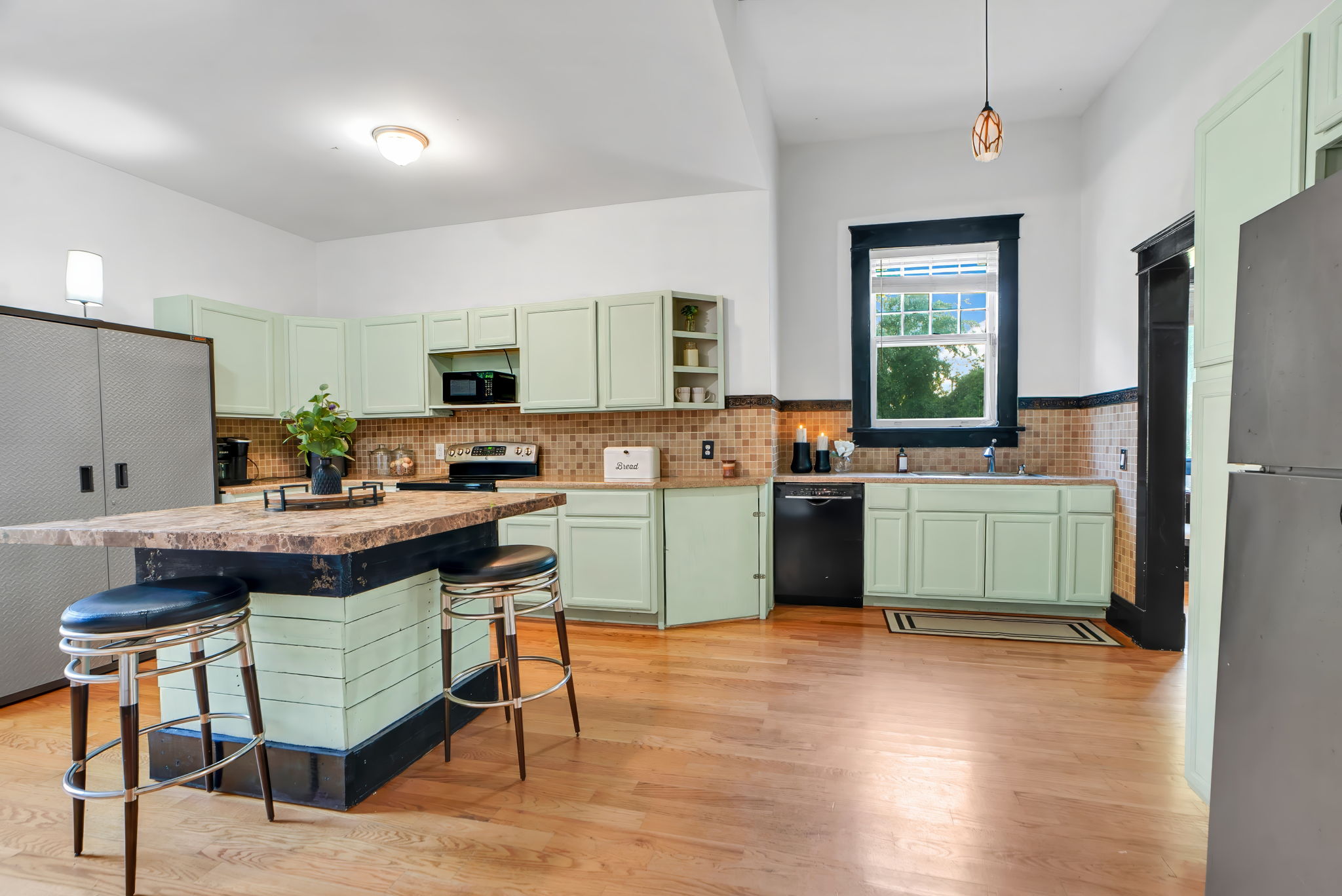 118 N 7th St-68
