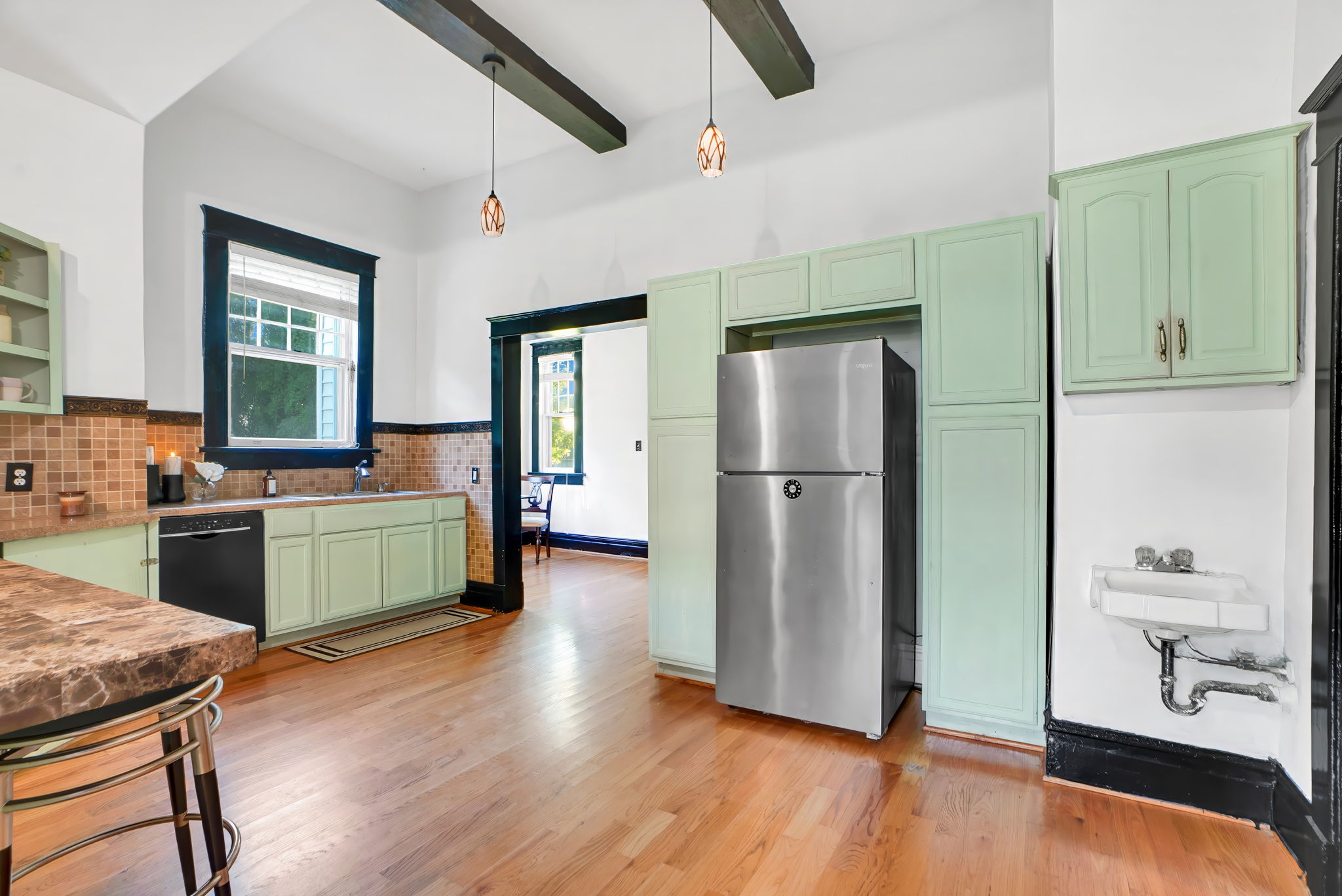 118 N 7th St-70