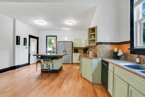 118 N 7th St-58