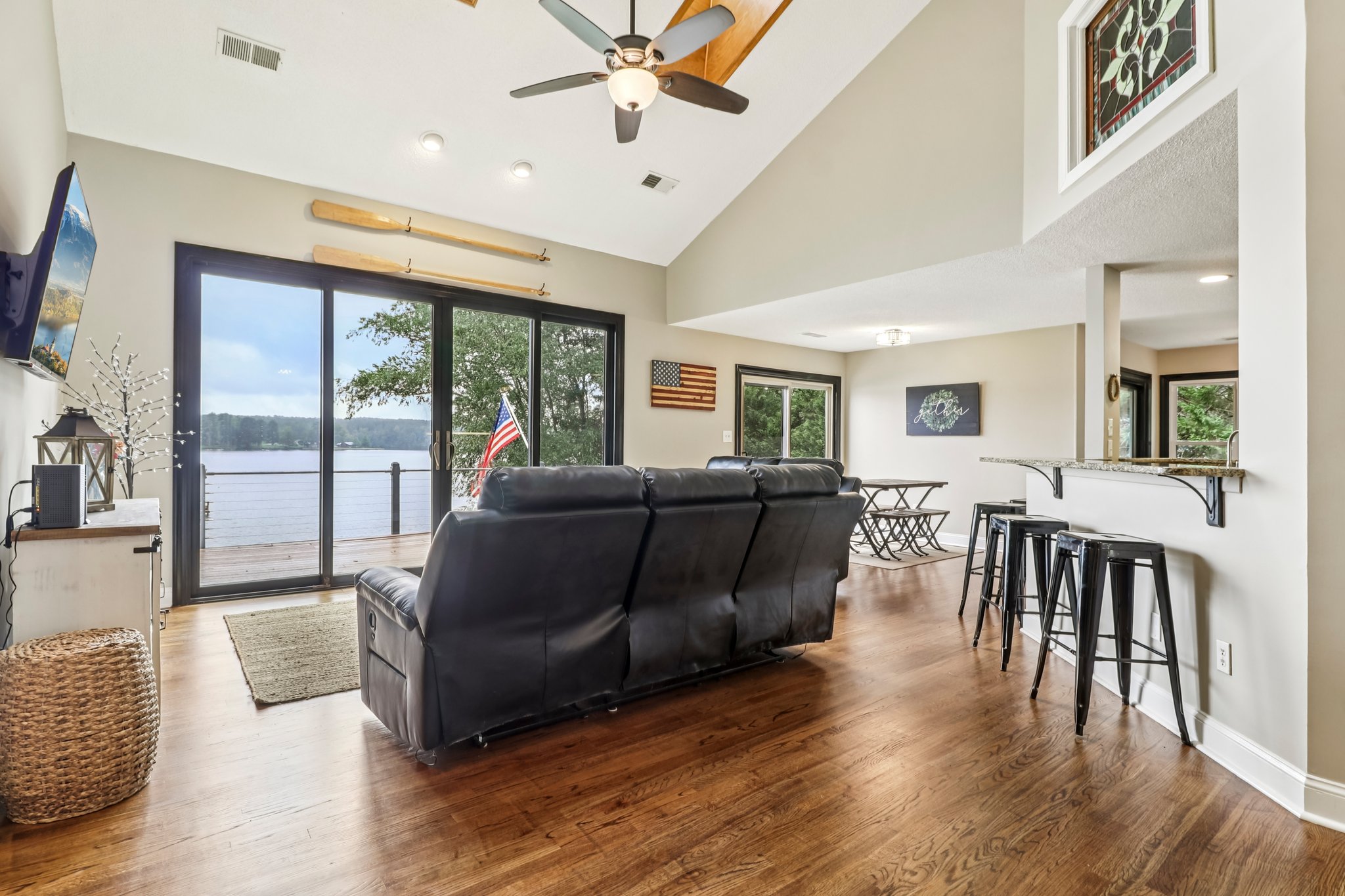 Pucketts Cove Rd-S2308-006.jpg
