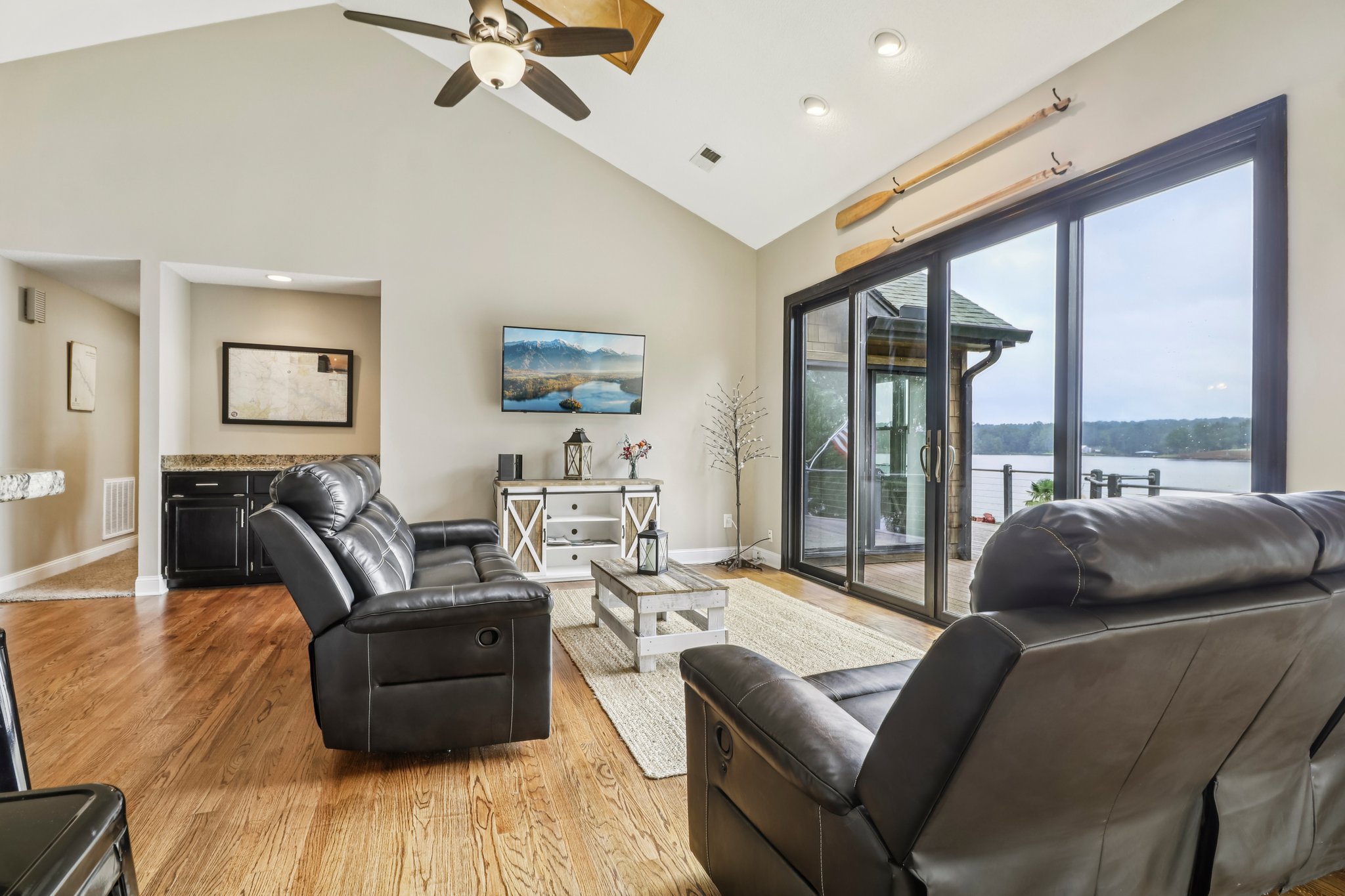Pucketts Cove Rd-S2308-007.jpg