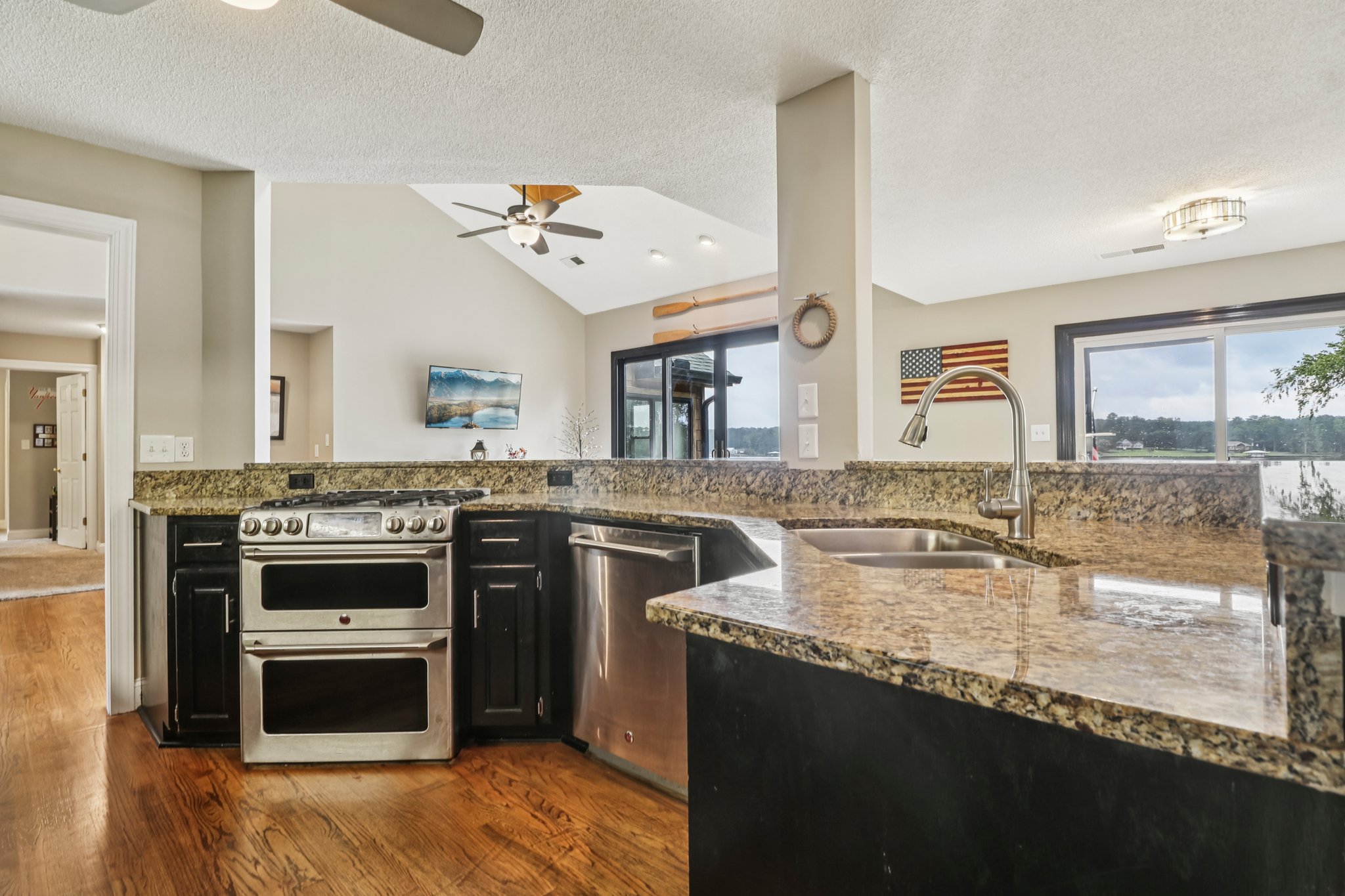 Pucketts Cove Rd-S2308-016.jpg