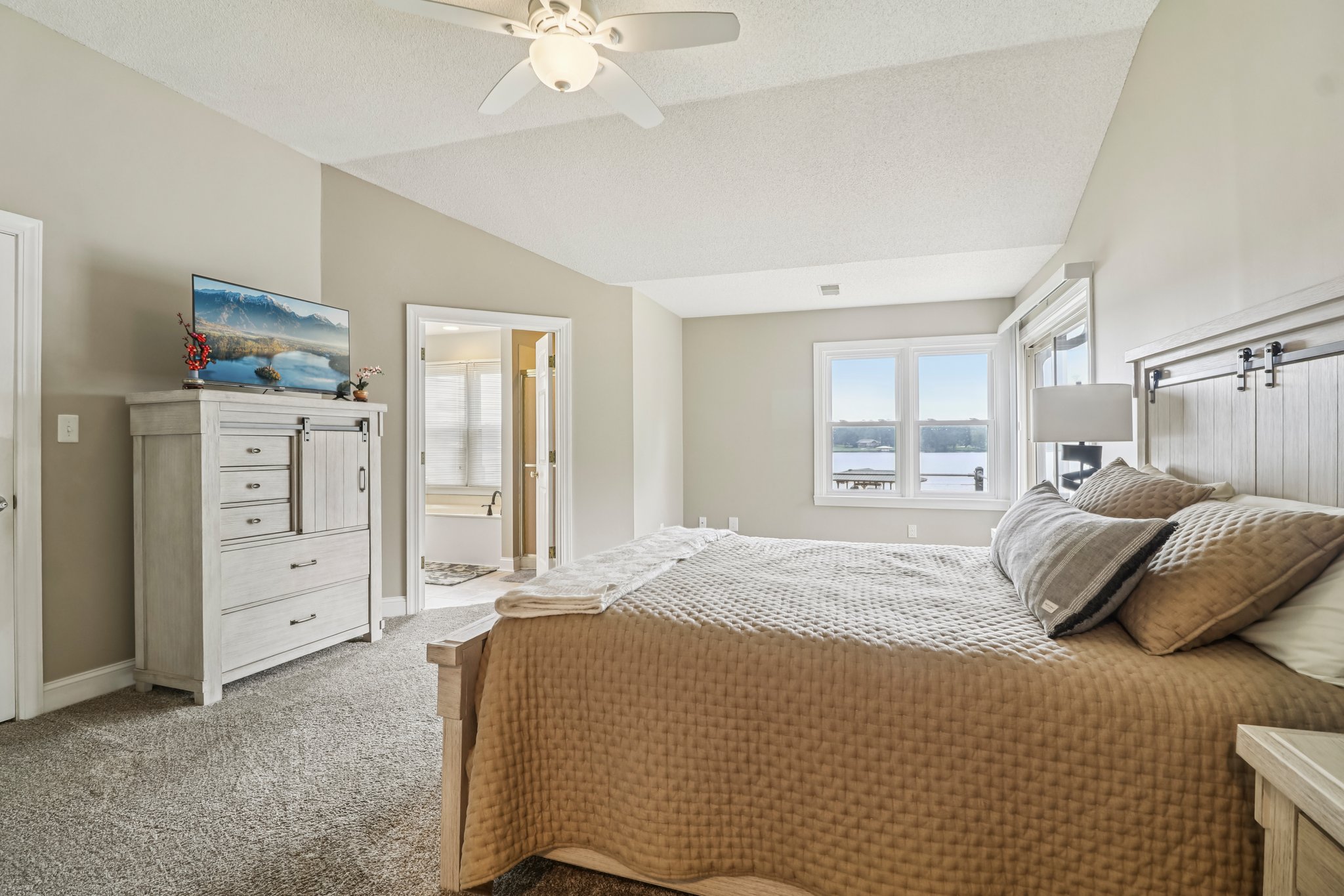 Pucketts Cove Rd-S2308-025.jpg