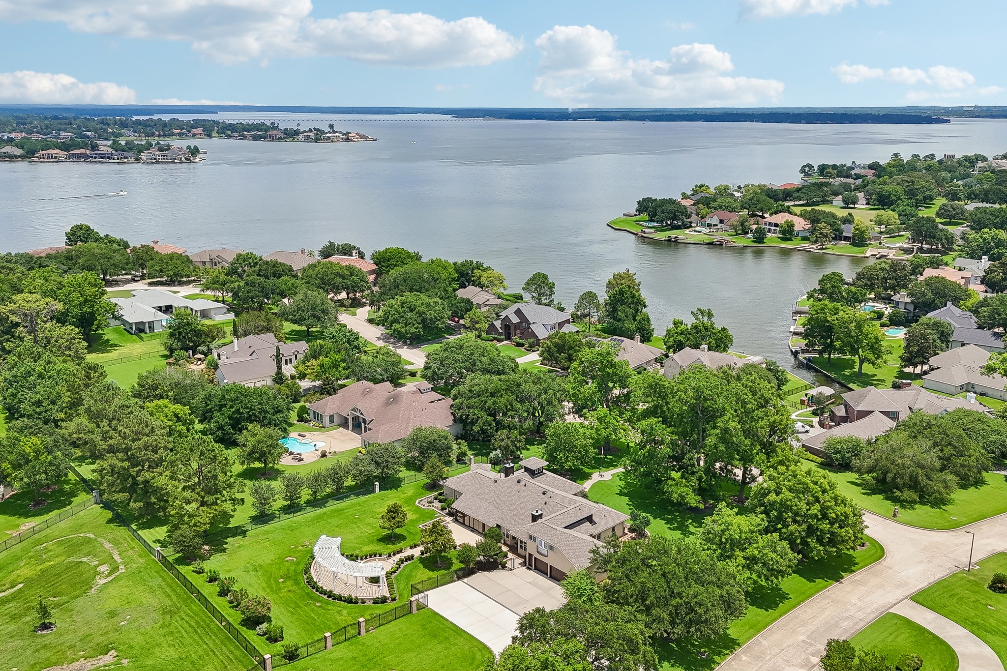 Waterfront Dr-S0306-071.jpg