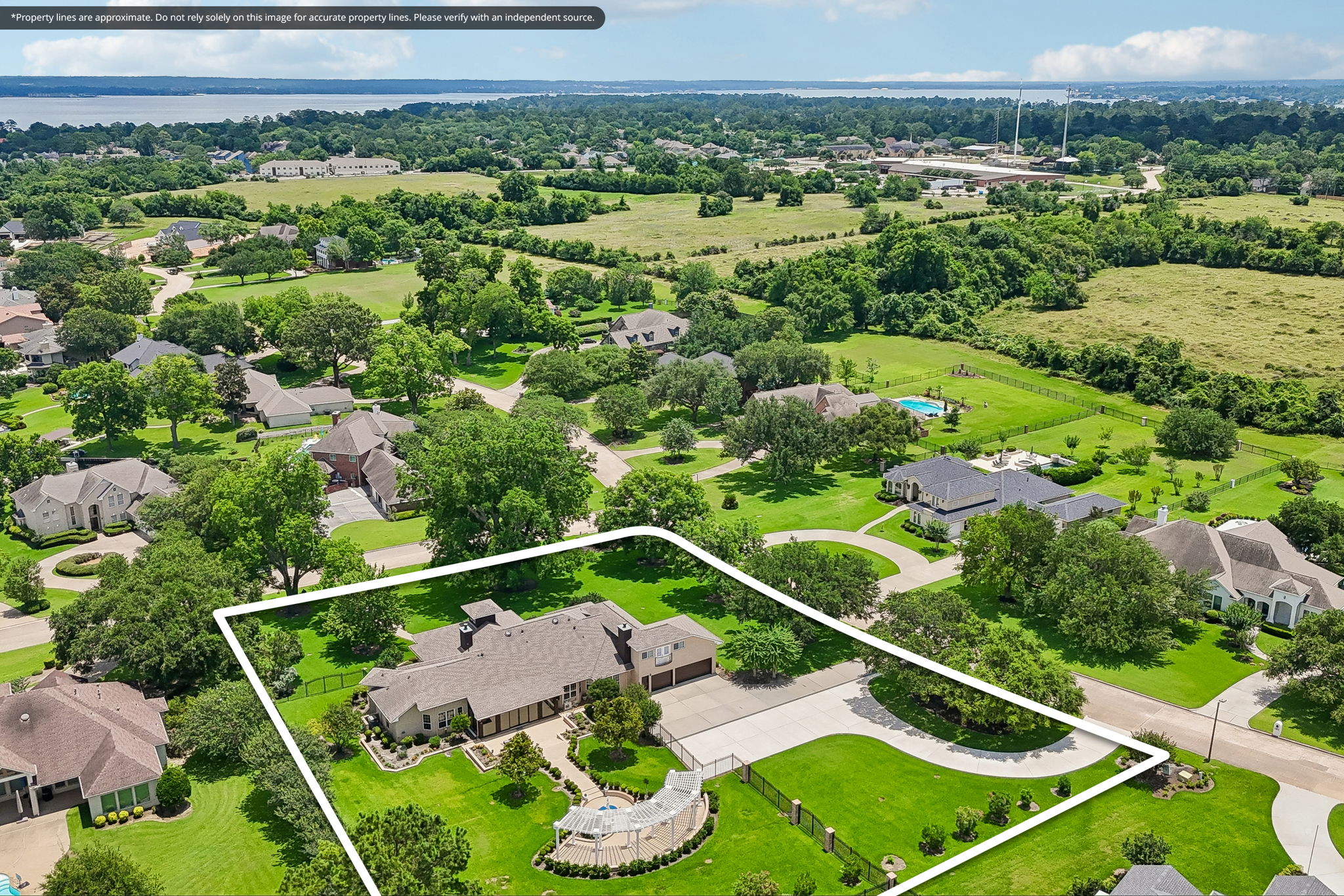 72-print-Waterfront Dr-S0306-070-Property_lines