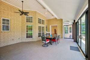 Waterfront Dr-S0306-057.jpg