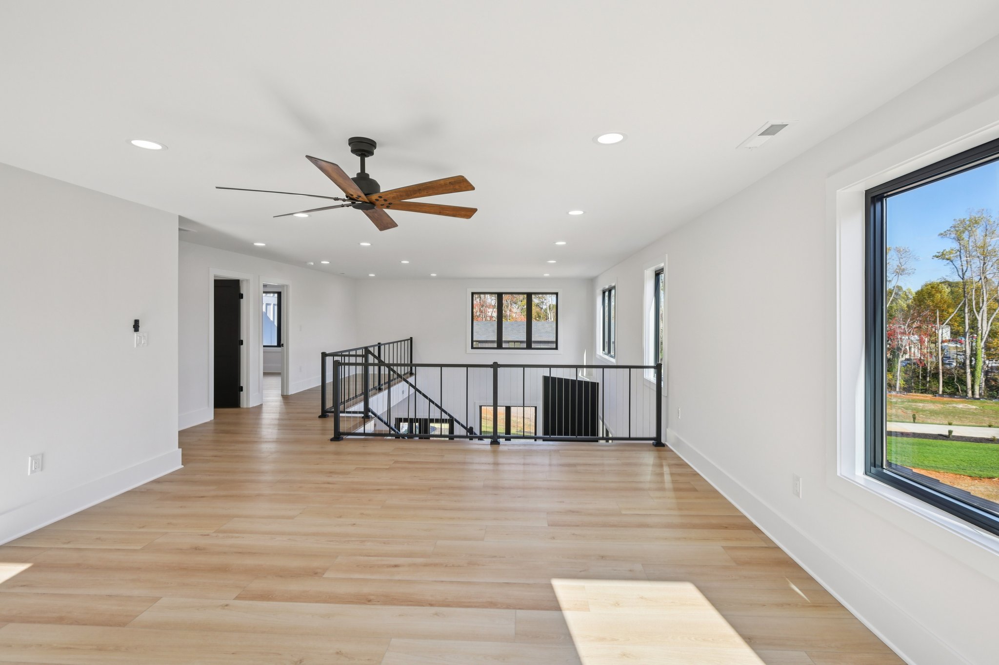 Winners Cir-S0111-023.jpg