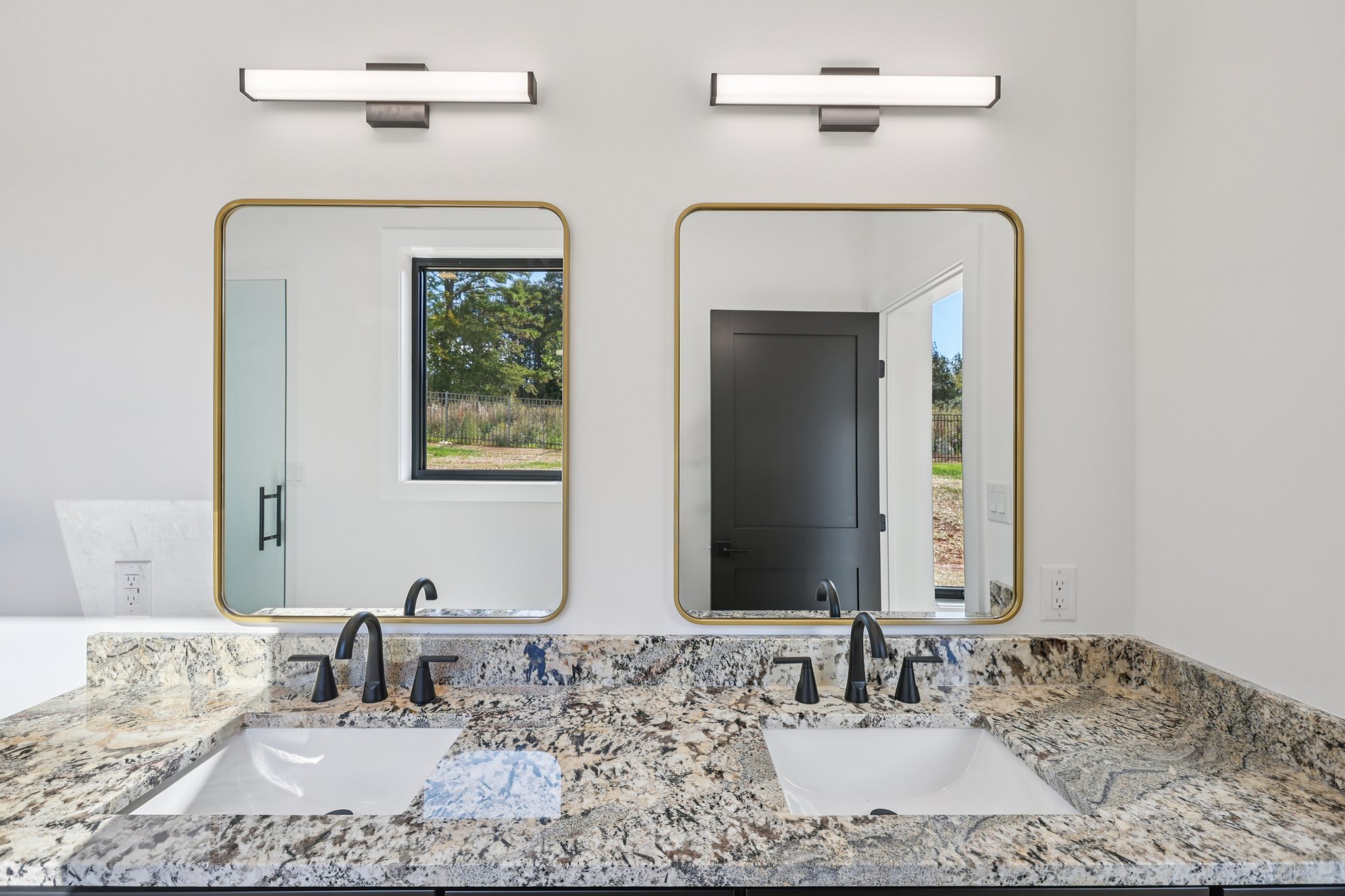 Winners Cir-S0111-033.jpg