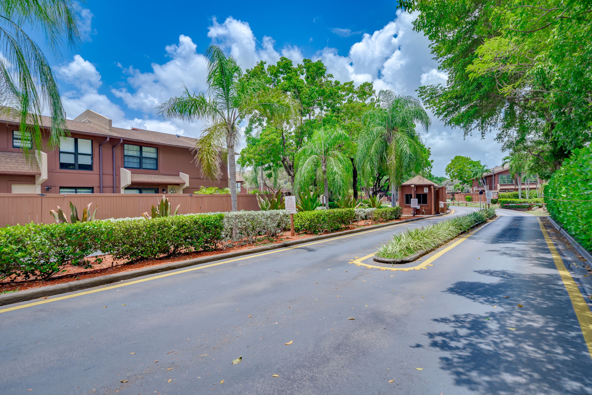 4281 NW 9th Ct, Coconut Creek, FL 33066, USA Photo 3