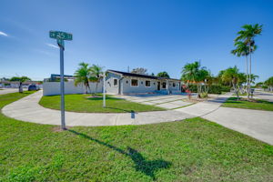4281 NW 9th Ct, Coconut Creek, FL 33066, USA Photo 2