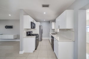 4281 NW 9th Ct, Coconut Creek, FL 33066, USA Photo 15