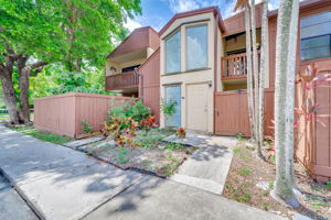 4281 NW 9th Ct, Coconut Creek, FL 33066, USA Photo 3
