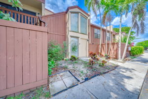 4281 NW 9th Ct, Coconut Creek, FL 33066, USA Photo 4