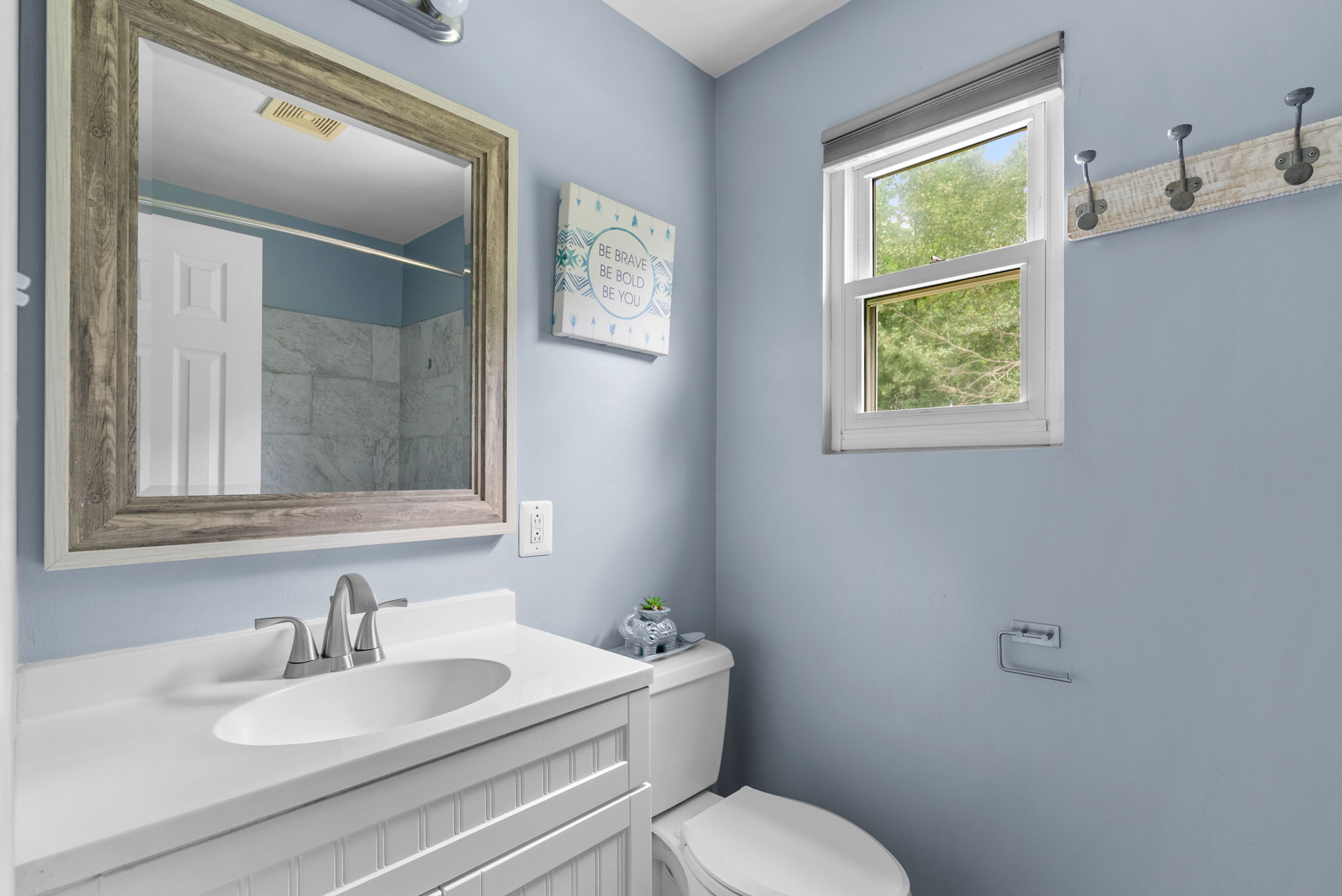 26. Upper bath