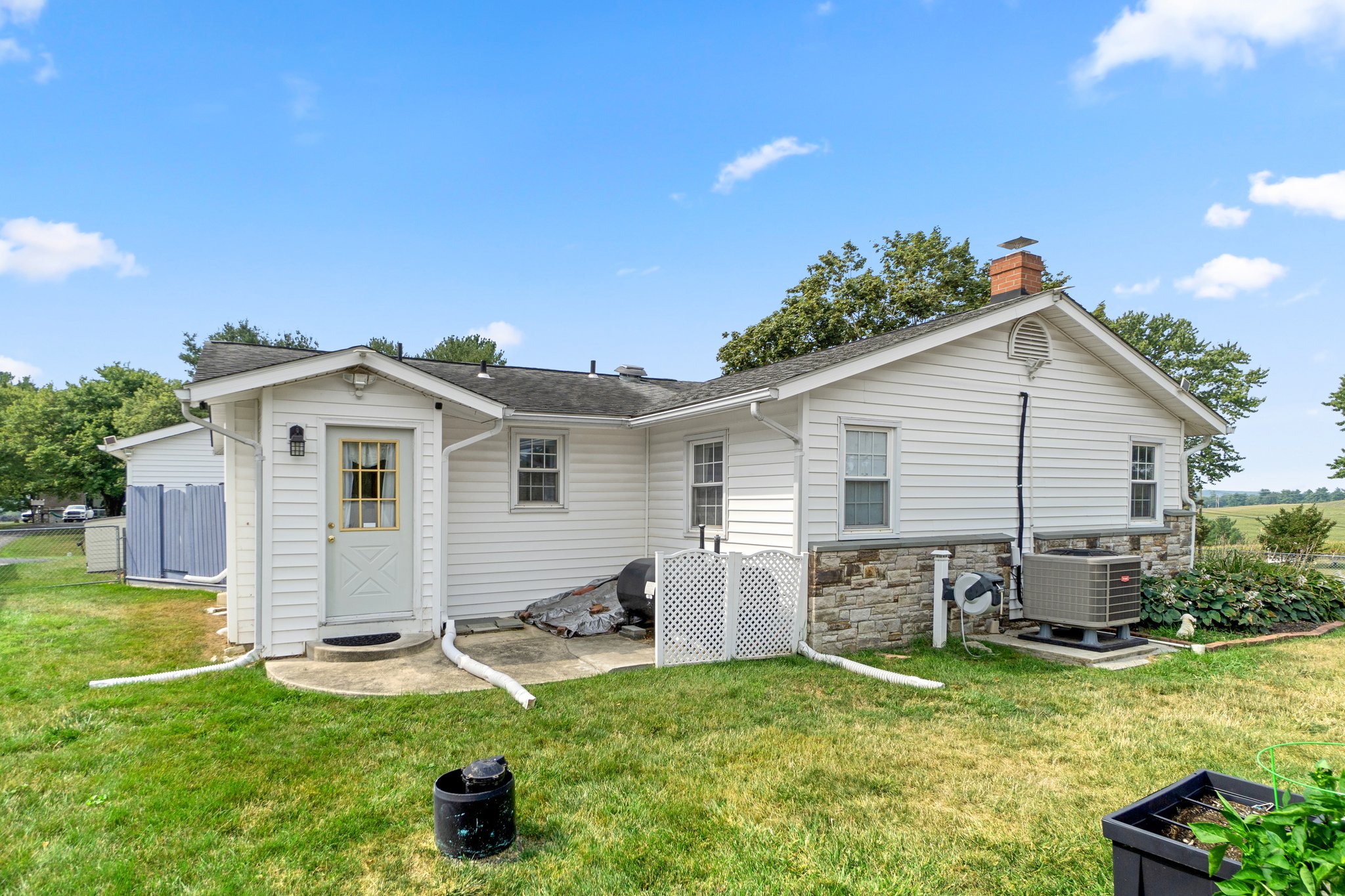 41. back exteriors.jpg