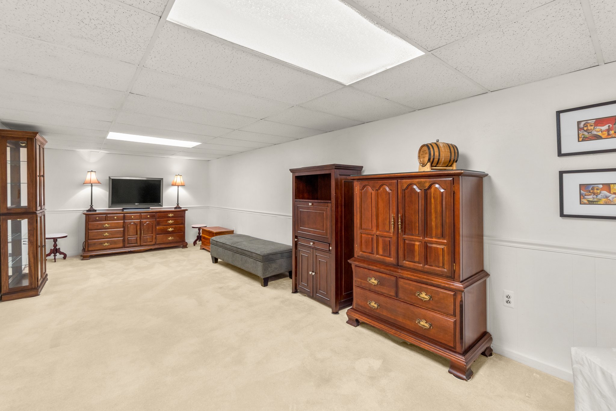 33. recreation room.jpg