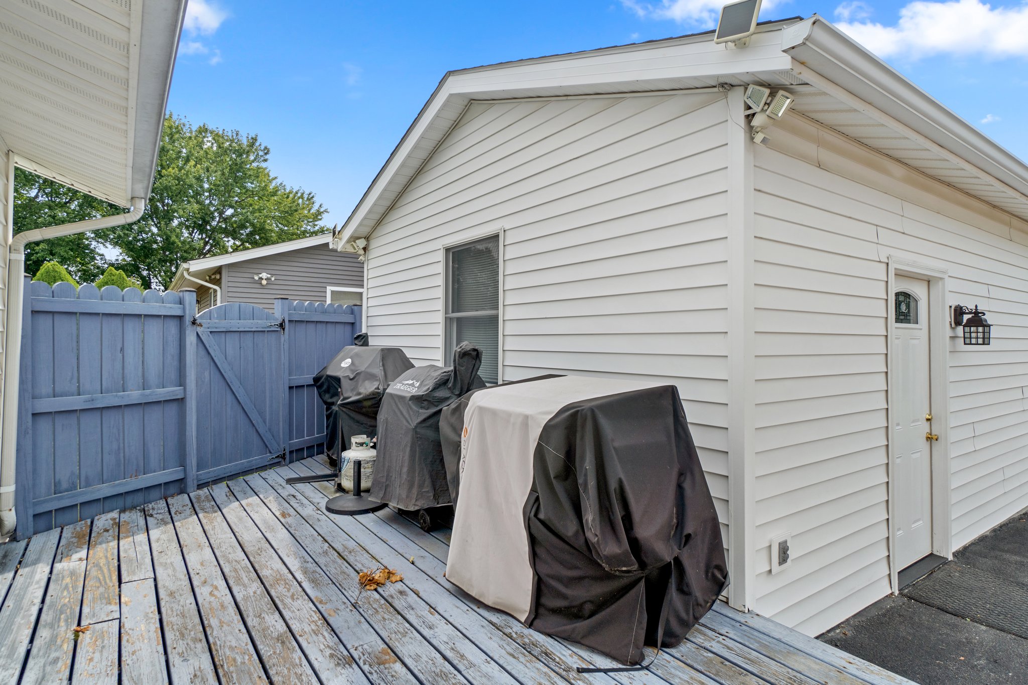 45. back exteriors.jpg