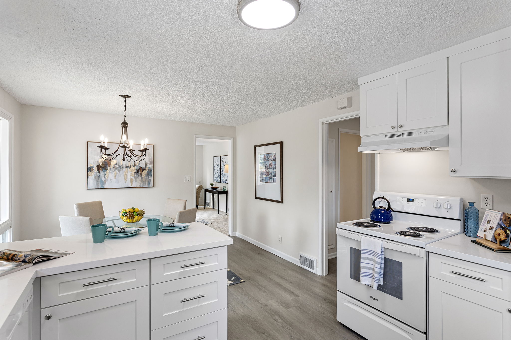 Smart flow connects kitchen, dining, and driveway—ideal for grocery runs, guest arrivals, and real-life routines.