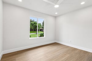 Charing Cross Rd-S2805-023.jpg