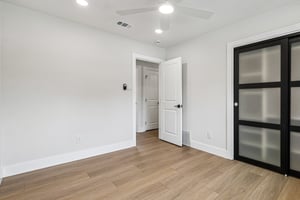 Charing Cross Rd-S2805-028.jpg