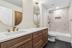 Charing Cross Rd-S2805-029.jpg