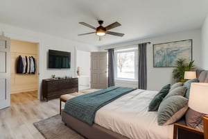 2025 11 17 - 1181 Cherokee Blvd - Elgin-16 virtually staged.jpeg