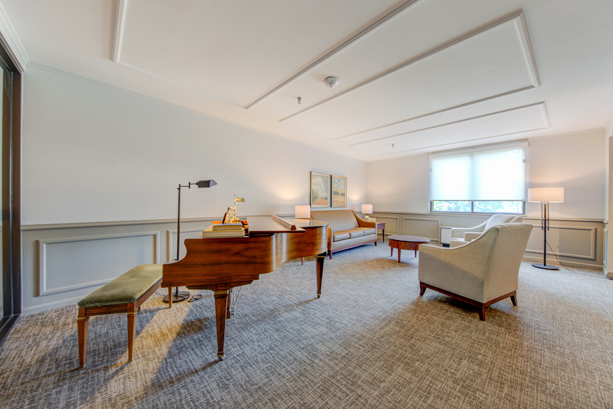 13 Community Lounge
