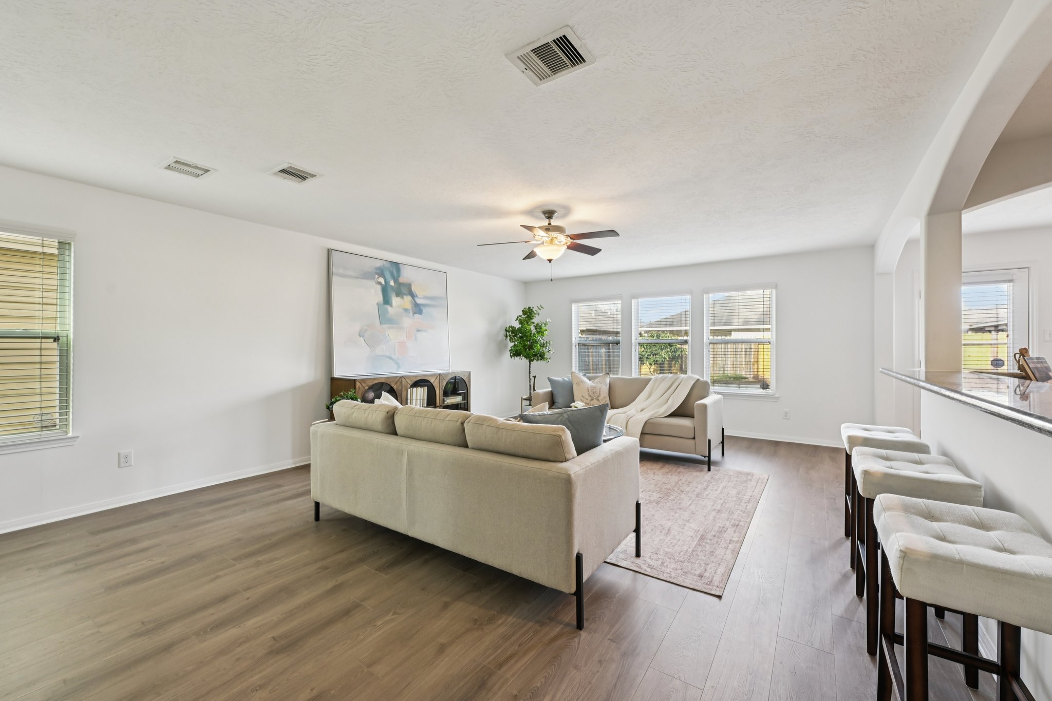 Red Hummingbird Dr-S1802-008.jpg