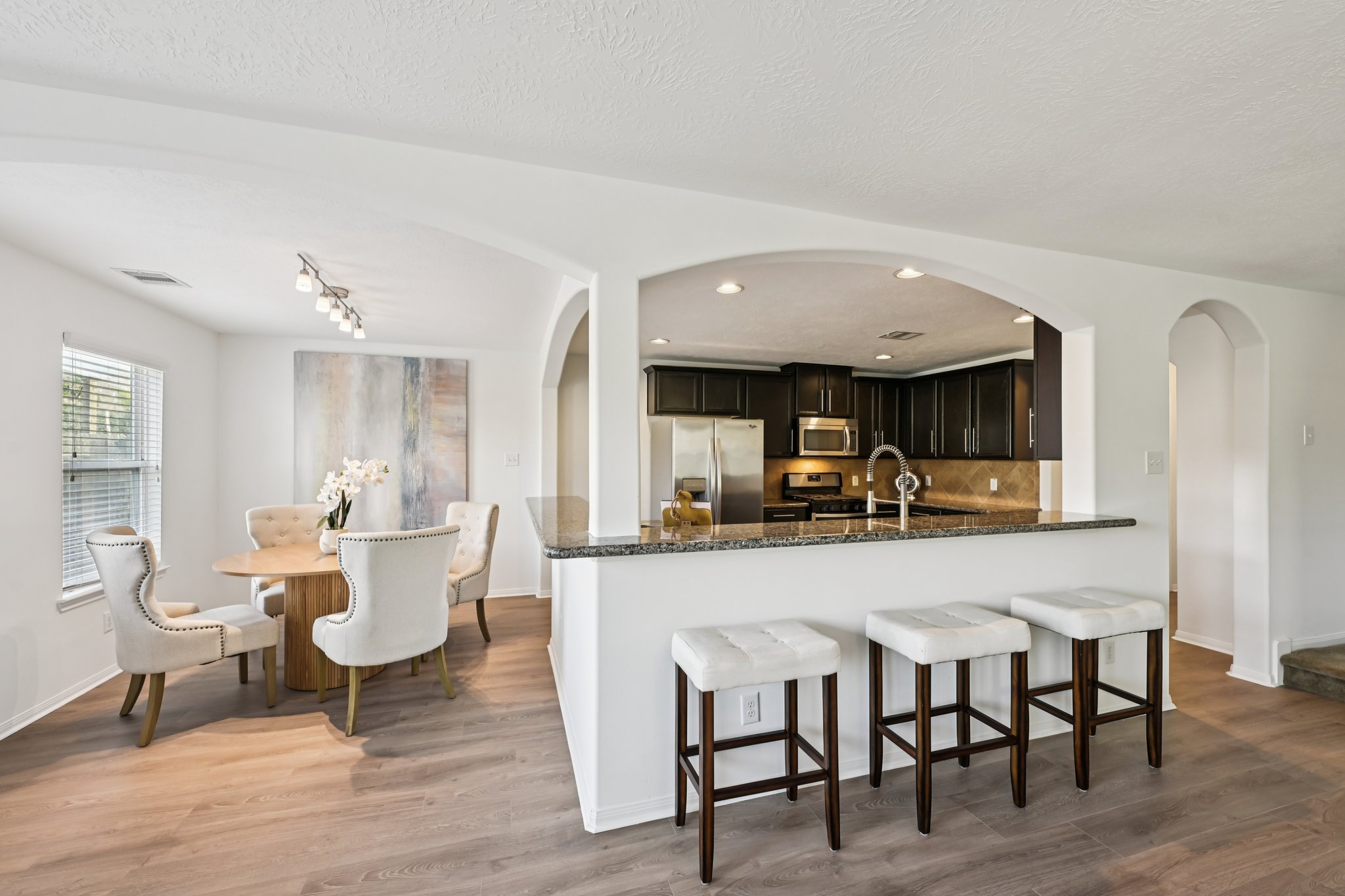 Red Hummingbird Dr-S1802-013.jpg