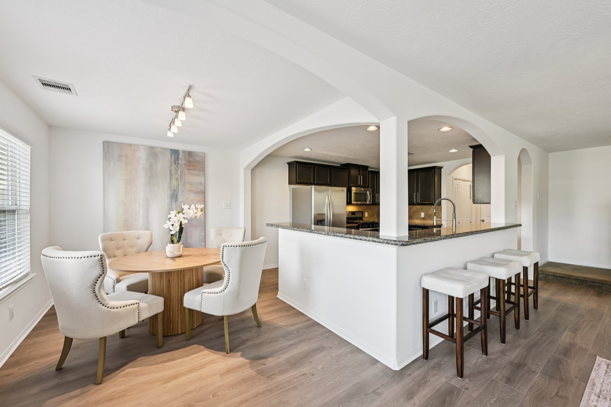 Red Hummingbird Dr-S1802-014.jpg