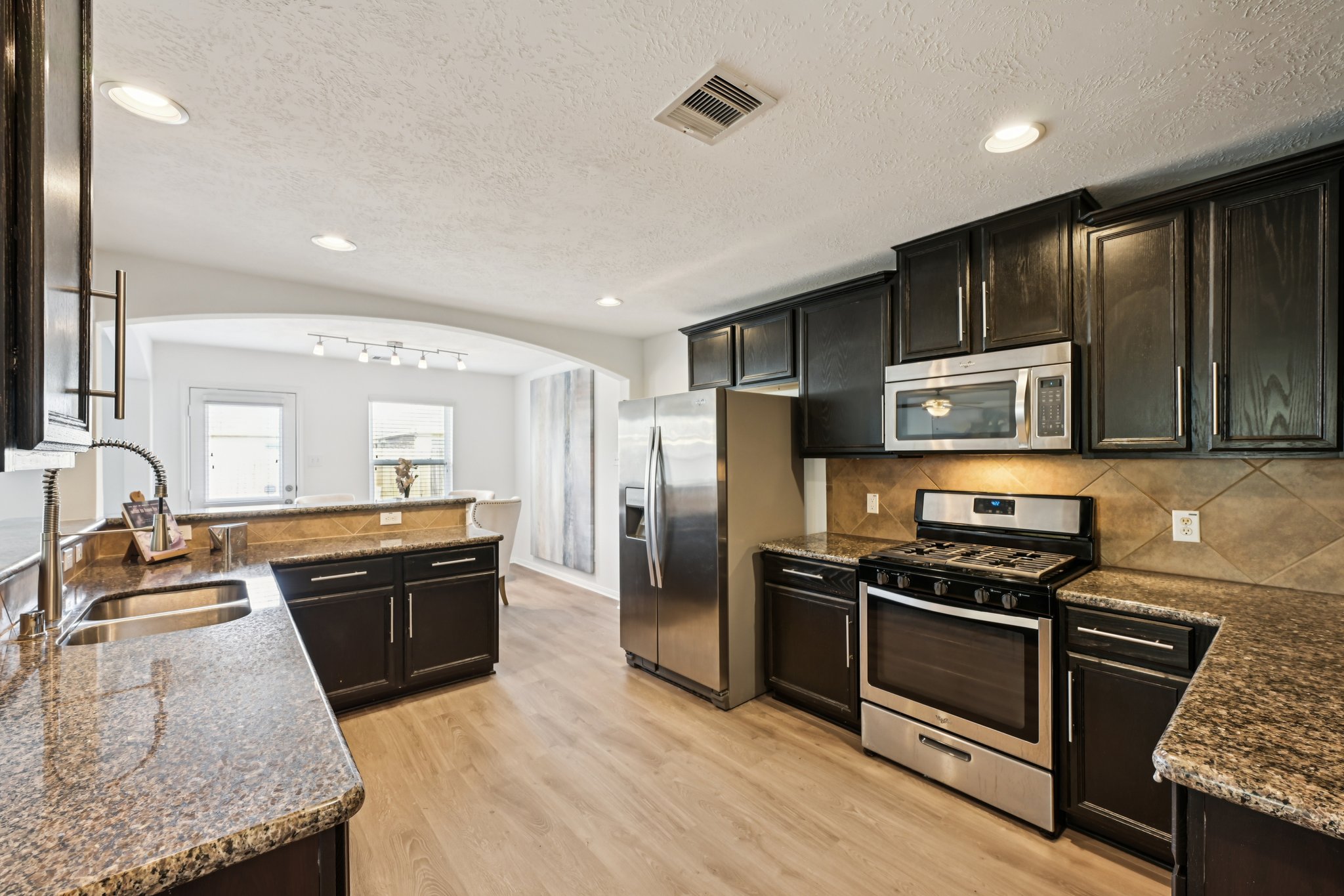 Red Hummingbird Dr-S1802-015.jpg