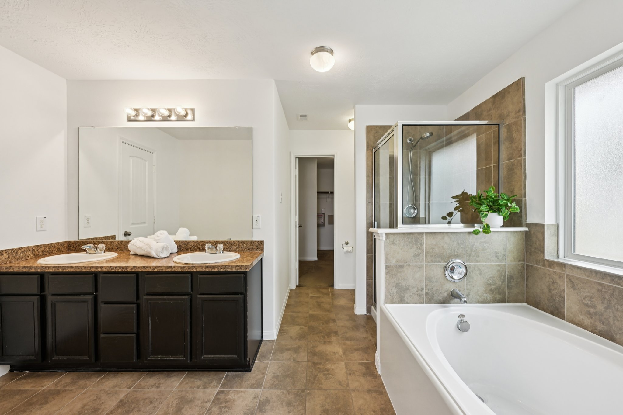 Red Hummingbird Dr-S1802-023.jpg