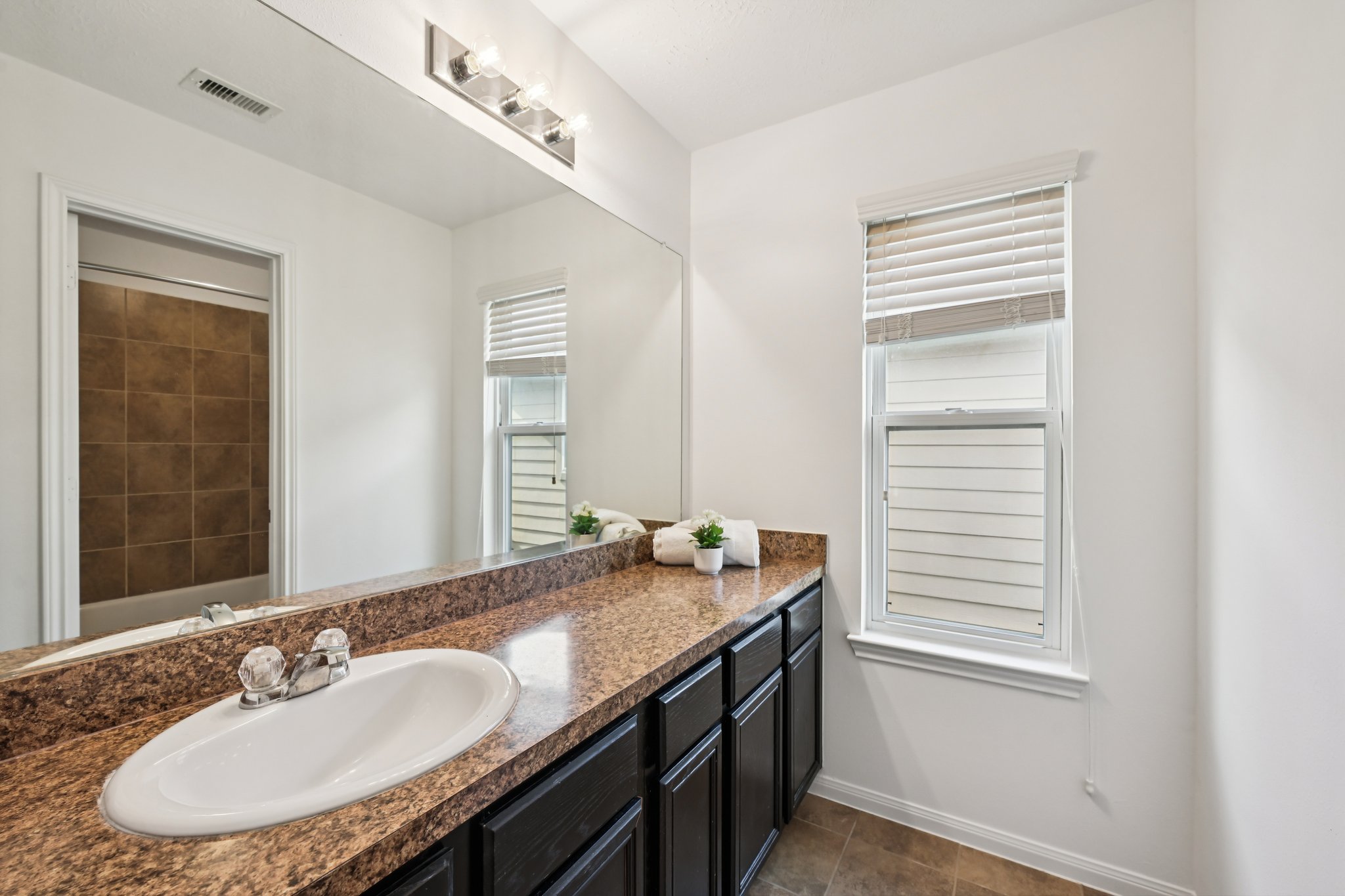 Red Hummingbird Dr-S1802-027.jpg