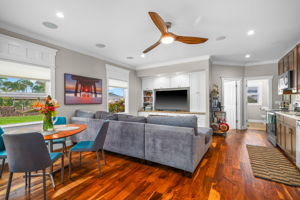  Photo 32
