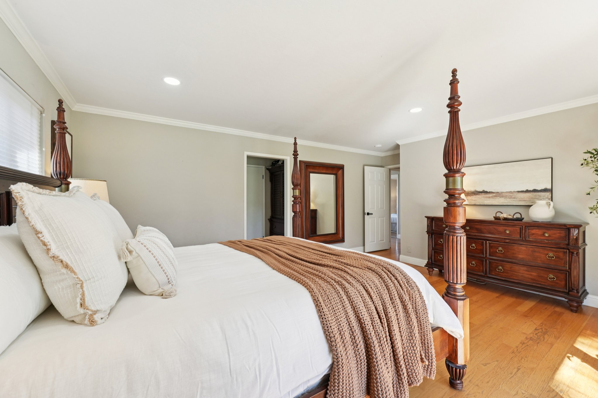 Olive Branch Ln-S2302-047.jpg