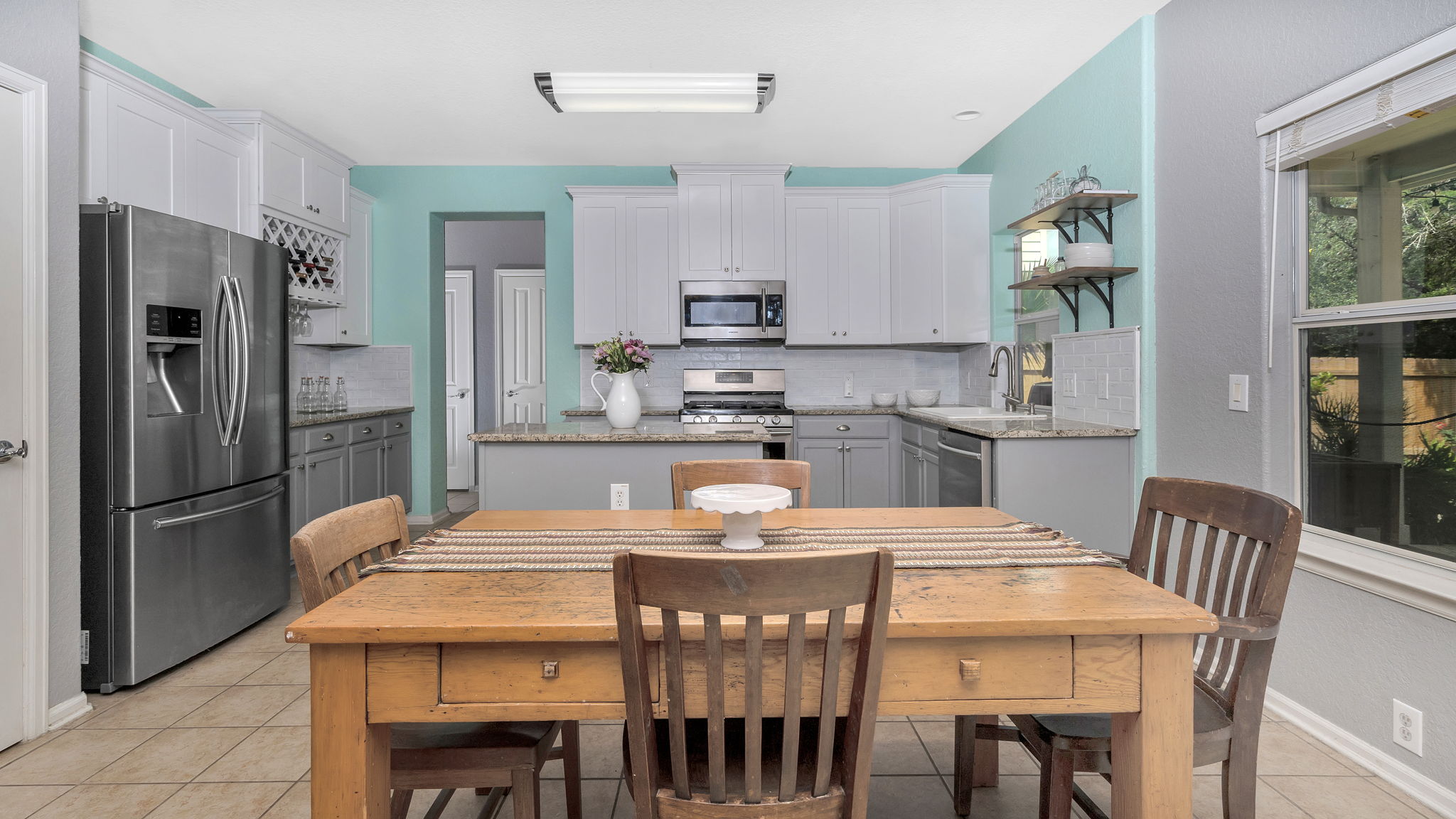 Kitchen/Eating Area