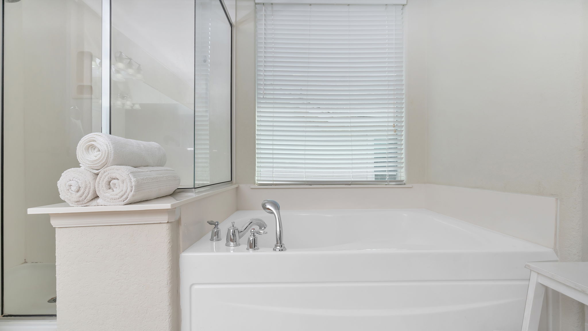 Master Garden Tub